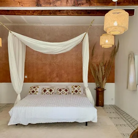 Maison Spacieuse Et Calme, Centre Ville, Ideal Famille